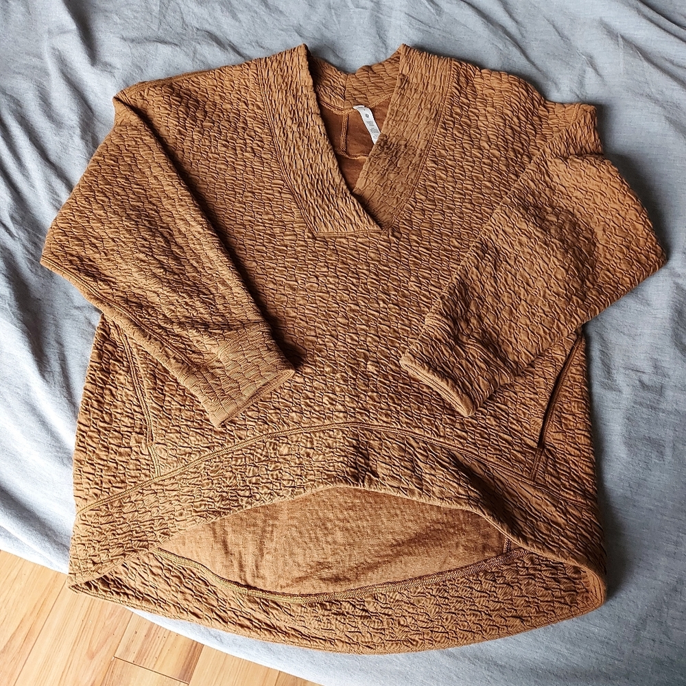 Lululemon Rippled V-Neck Pullover - Picture 2 of 10